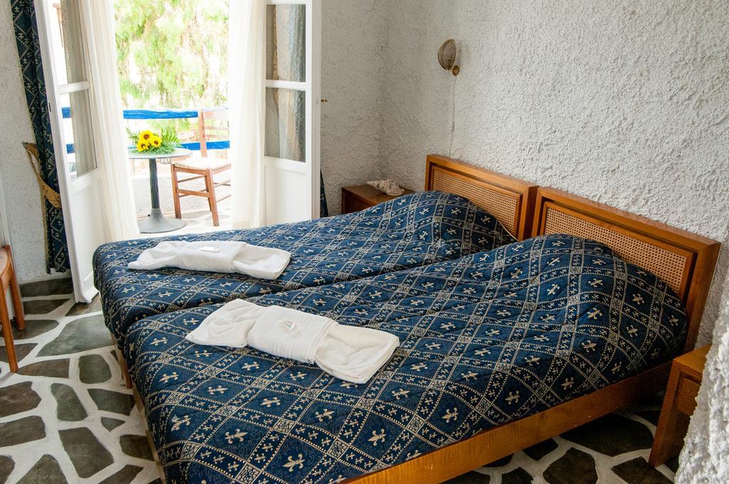 Manousos' Rooms Galissas Rum bild